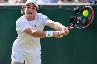 joao-fonseca-vence-de-virada-na-estreia-do-masters-1000-de-paris