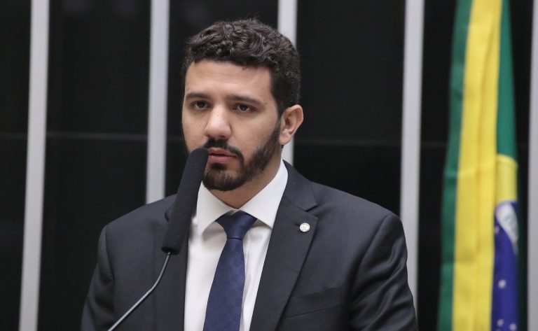 camara-aprova-despacho-gratuito-de-bagagem-de-ate-23-kg-em-voos;-acompanhe