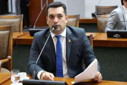 o-que-diz-deputado-laurezista-sobre-rumores-para-suposta-articulacao-de-impeachment:-“nao-tem-nenhum-movimento-nesse-sentido”