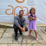 diego-da-apaa-inova-e-leva-acao-de-adocao-animal-ao-jardim-das-paineiras-no-dia-de-finados