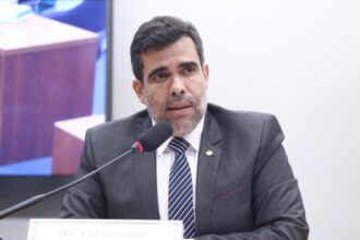 tentativa-de-taxar-energia-solar-cai-na-camara-apos-mobilizacao-de-ayres