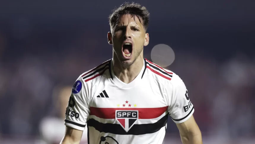 calleri-volta-a-treinar-com-bola-no-sao-paulo,-e-retorno-em-2025-e-possivel