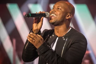 gp-de-sao-paulo-tera-hino-com-thiaguinho-e-arquibancadas-de-paris-2024