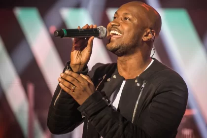 gp-de-sao-paulo-tera-hino-com-thiaguinho-e-arquibancadas-de-paris-2024