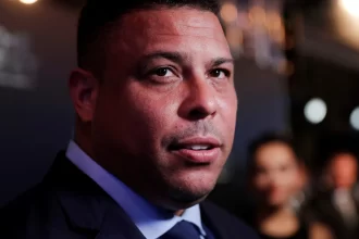 a-selecao-dos-11-melhores-jogadores-da-historia,-segundo-ronaldo-fenomeno