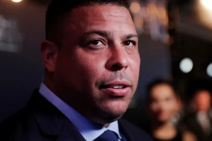 a-selecao-dos-11-melhores-jogadores-da-historia,-segundo-ronaldo-fenomeno