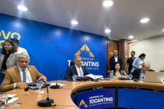 coletiva:-laurez-diz-que-vai-despachar-da-pasta-da-saude,-promete-decreto-a-“oito-maos”-e-afirma:-“nao-vou-ficar-chorando-e-reclamando”;-veja-as-principais-alegacoes!