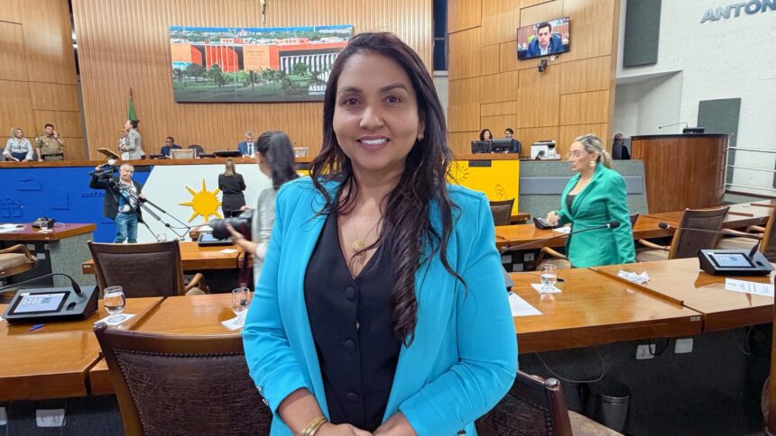 com-voto-favoravel-de-vanda-monteiro,-assembleia-aprova-pccr-da-educacao:-“uma-grande-conquista-para-os-profissionais”