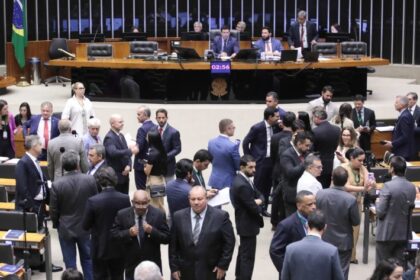 camara-aprova-projeto-que-transforma-cargos-no-tribunal-regional-do-trabalho-em-cuiaba