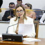 claudia-lelis-destaca-compromisso-ambiental-com-aprovacao-de-isencao-de-ipva-para-veiculos-eletricos