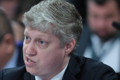 comissao-aprova-isencao-de-visto-para-turistas-de-australia,-canada-e-eua