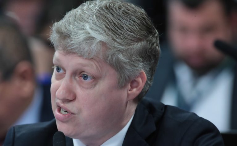 comissao-aprova-isencao-de-visto-para-turistas-de-australia,-canada-e-eua