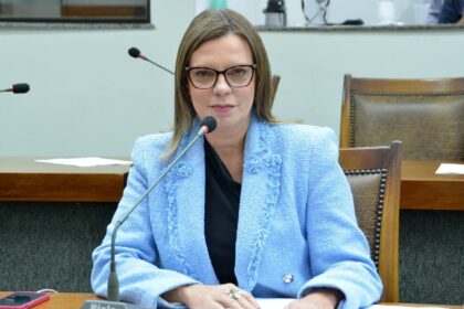 ldo-2026:-claudia-lelis-garante-inclusao-de-projetos-que-fortalecem-infraestrutura,-educacao-e-saude