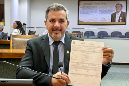 wiston-gomes-cumpre-compromisso-e-garante-pagamento-de-emendas-para-aquisicao-de-ambulancias