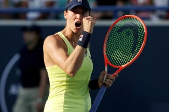 luisa-stefani-se-torna-primeira-brasileira-a-avancar-a-decisao-do-wta-finals-nas-duplas