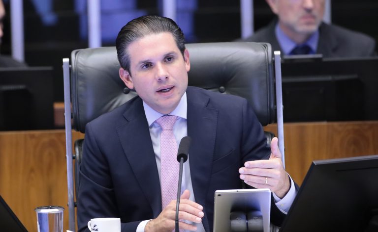 hugo-motta-anuncia-relator-do-projeto-que-cria-marco-legal-do-combate-ao-crime-organizado