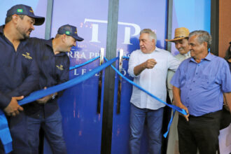 inauguracao-do-tatersal-terra-prospera-leiloes-atrai-politicos;-laurez-diz-que-em-15-dias-2,5-mil-processos-de-licencas-ja-estao-sendo-liberados