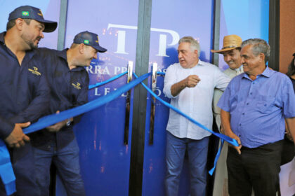 inauguracao-do-tatersal-terra-prospera-leiloes-atrai-politicos;-laurez-diz-que-em-15-dias-2,5-mil-processos-de-licencas-ja-estao-sendo-liberados
