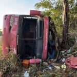 onibus-com-mais-de-40-passageiros-tomba-na-br-230-no norte-do-estado;-feridos-sao-levados-a-hospitais-da-regiao