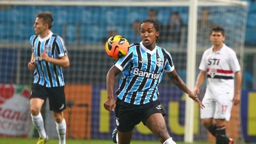lembra-dele?-ex-gremio-e-vasco-interrompe-carreira-aos-31-anos
