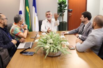 aleto-discute-ampliacao-da-telefonia-movel-em-reuniao-com-representantes-da-anatel