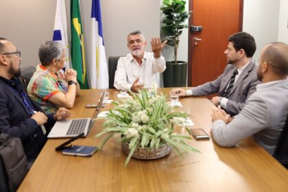 aleto-discute-ampliacao-da-telefonia-movel-em-reuniao-com-representantes-da-anatel
