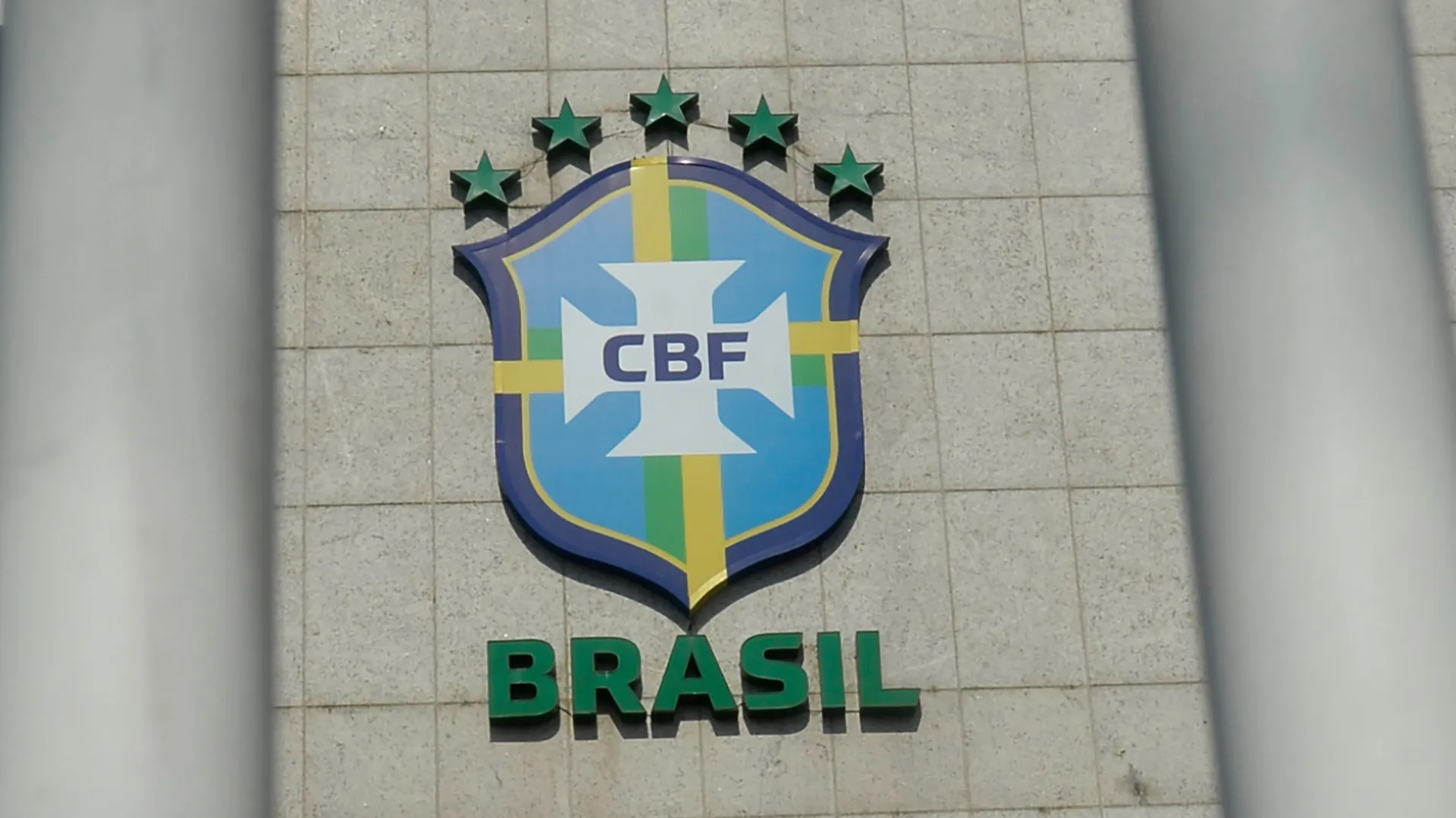 cbf-confirma-tecnologia-de-impedimento-semiautomatico-na-serie-a-para-2026