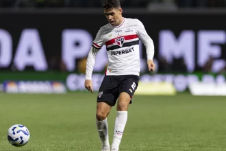 oscar-tem-problemas-cardiacos-em-exames-no-sao-paulo-e-e-levado-ao-hospital