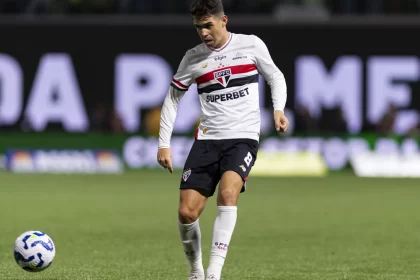 oscar-tem-problemas-cardiacos-em-exames-no-sao-paulo-e-e-levado-ao-hospital