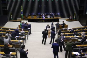 camara-aprova-projeto-que-permite-registro-de-transmissao-de-bens-entre-concessionarias-de-energia