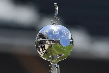 finais-da-libertadores-e-sul-americana-terao-impedimento-semiautomatico