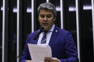 camara-aprova-projeto-que-preve-medidas-de-prevencao-do-cancer-colorretal-na-populacao-masculina