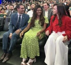 posse-da-1a-reitora-negra-da-uft-e-prestigiada-por-classe-politica-e-tem-tom-de-momento-historico;-auditorio-lotado