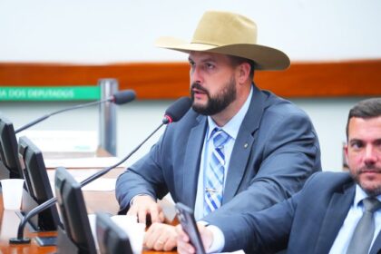 comissao-de-constituicao-e-justica-aprova-proposta-sobre-jornada-e-pausas-de-motoristas