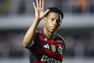 conmebol-suspende-plata-e-impoe-multa-a-atacante-do-flamengo