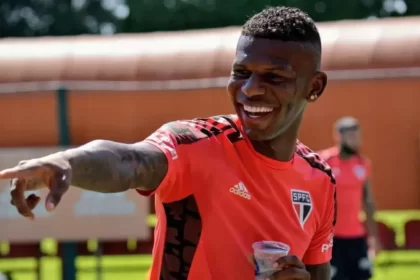 arboleda-tem-lesao-diagnosticada,-e-dm-do-sao-paulo-alcanca-13-jogadores