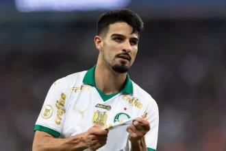 flaco-lopez-embarca-para-o-brasil-e-reforca-o-palmeiras-contra-o-santos