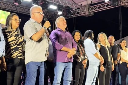 no-aniversario-de-duere,-irmao-diz-que-laurez-nao-tem-“mancha”-na-sua-historia-politica-e-governador-diz-que-vai-“desenvolver-todo-o-tocantins” 