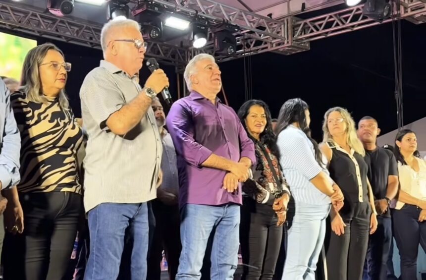 no-aniversario-de-duere,-irmao-diz-que-laurez-nao-tem-“mancha”-na-sua-historia-politica-e-governador-diz-que-vai-“desenvolver-todo-o-tocantins” 