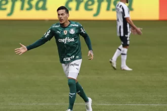 gustavo-gomez-se-envolve-em-briga-em-amistoso-entre-paraguai-e-eua