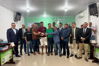 com-emenda-parlamentar,-deputado-wiston-gomes-garante-entrega-de-cnhs-sociais-em-riachinho