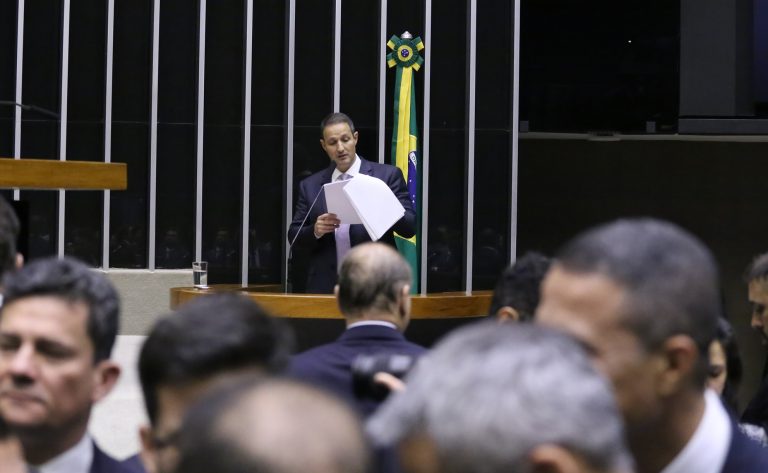 deputados-aprovam-texto-base-sobre-combate-ao-crime-organizado;-acompanhe