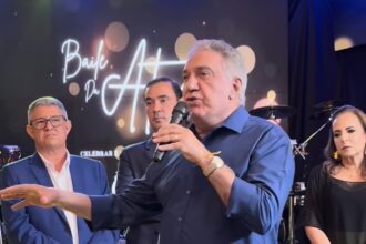 no-baile-da-atm:-laurez-anuncia-projeto-de-governo-itinerante,-promete-r$-3-milhoes-para-cada-cidade-e-diz-a-prefeitos:-“quero-parceria-independente-de-posicoes-politicas”