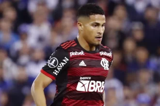 ex-flamengo-deve-trocar-lanterna-por-gigante-em-negocio-de-r$-310-milhoes
