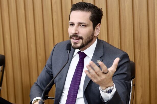 olyntho-assume-relatoria-do-orcamento-de-2026-e defende  alinhamento-as-necessidades-reais-de-cada-um-dos-municipios