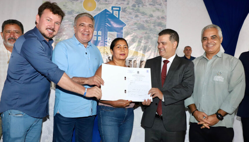 campos-lindos-tem-dia-de-atendimentos-e-servicos;-laurez-faz-compromisso-com-obras-e diz-que-objetivo-e-avancar-na-industrializacao