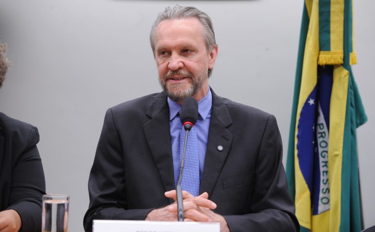 debatedores-pedem-mudancas-na-habitacao-popular-para-evitar-perda-de-imovel-por-divida-de-condominio