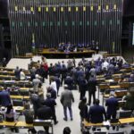 prisao-de-bolsonaro-repercute-nos-discursos-de-deputados-no-plenario-da-camara