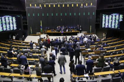 prisao-de-bolsonaro-repercute-nos-discursos-de-deputados-no-plenario-da-camara