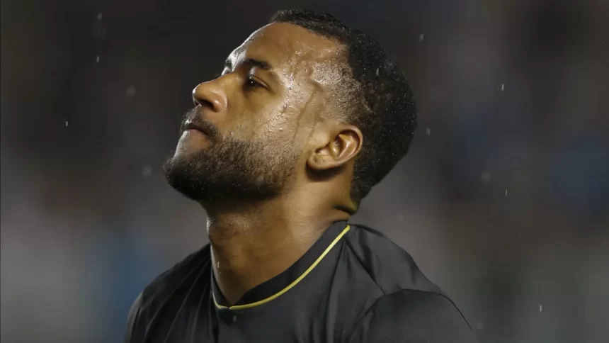 luan,-do-sao-paulo,-passa-por-procedimento-na-coxa-e-so-volta-em-2026